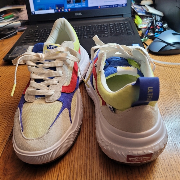 Ladies Sneakers - Picture 6 of 7